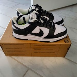 New Nike dunk low panda 7.5 / 6